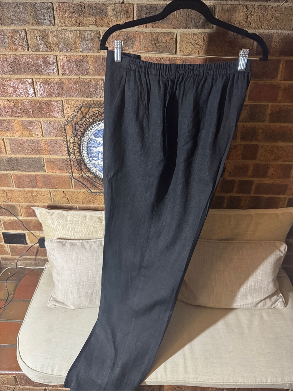 Women Black Elastic-Waist Relaxed Pants